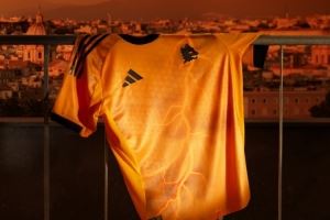 神似狼队？罗马发布新赛季客场球衣：为与罗马同在的人量身打造