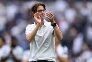 弗兰克回应与波帅开局相同：波切蒂诺是很好的榜样，他是热刺传奇