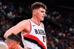 队记:克林根是联盟最好的前场篮板手之一 再提升防守篮板就更强